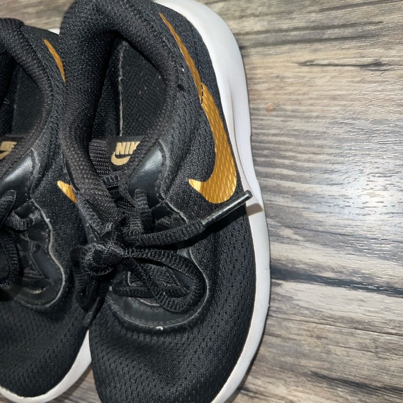 Nike girls shoes light shoes - Picture 3 of 5